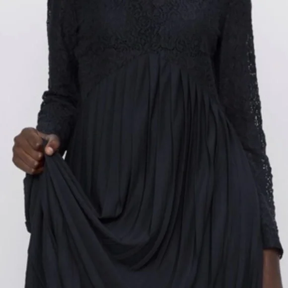 Lace pleated dresss - Picture 3 of 4